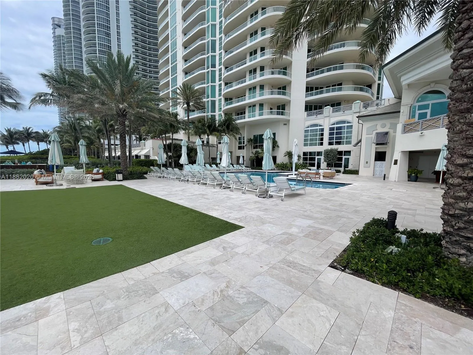 16047 Collins Ave, #404