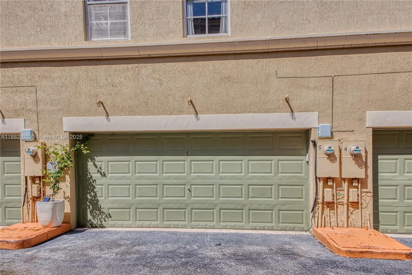 2067 S Ocean Dr, #TH5