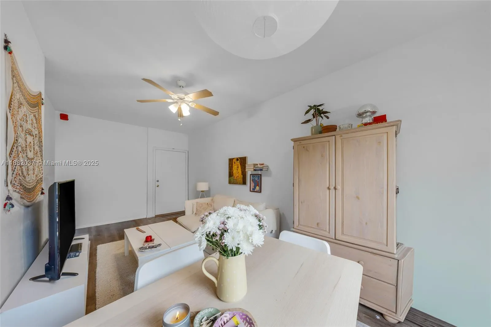 2615 Collins Ave, #21
