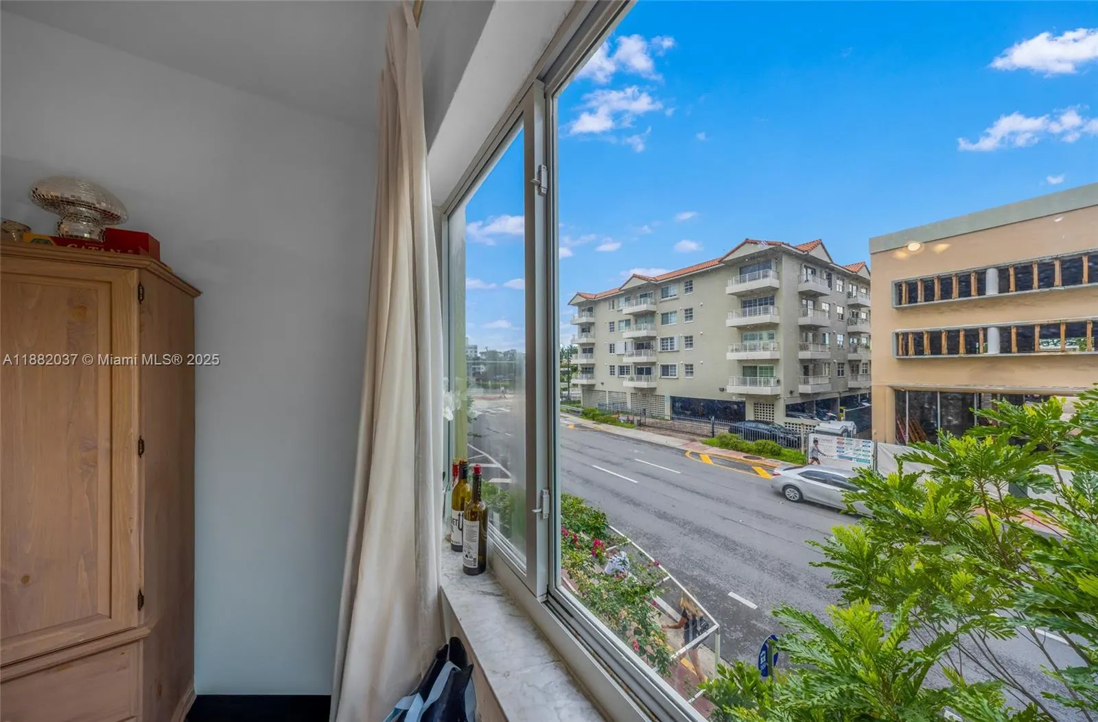 2615 Collins Ave, #21
