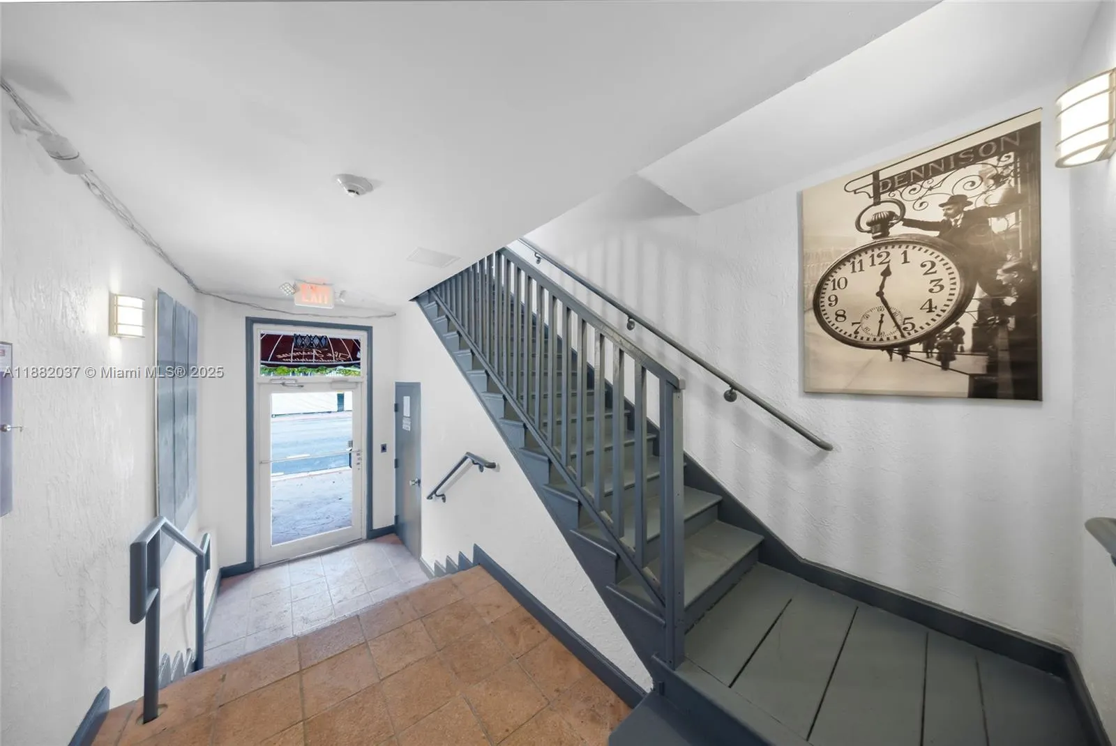 2615 Collins Ave, #21