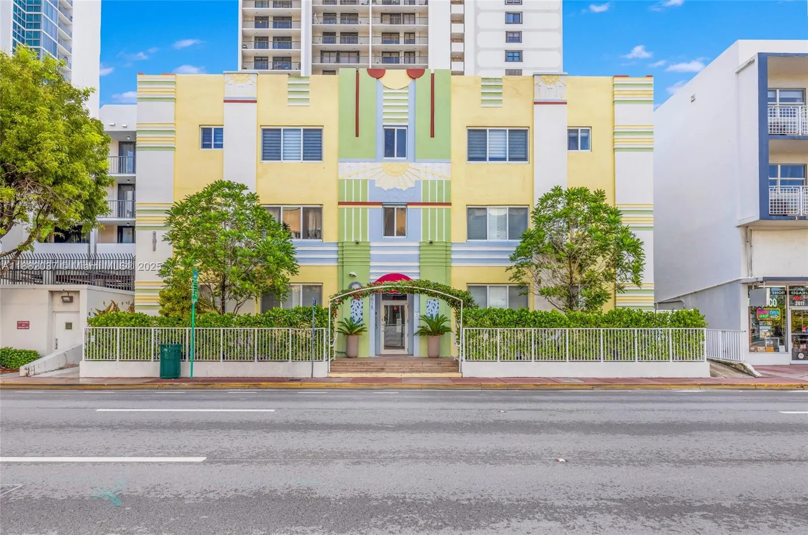 2615 Collins Ave, #21