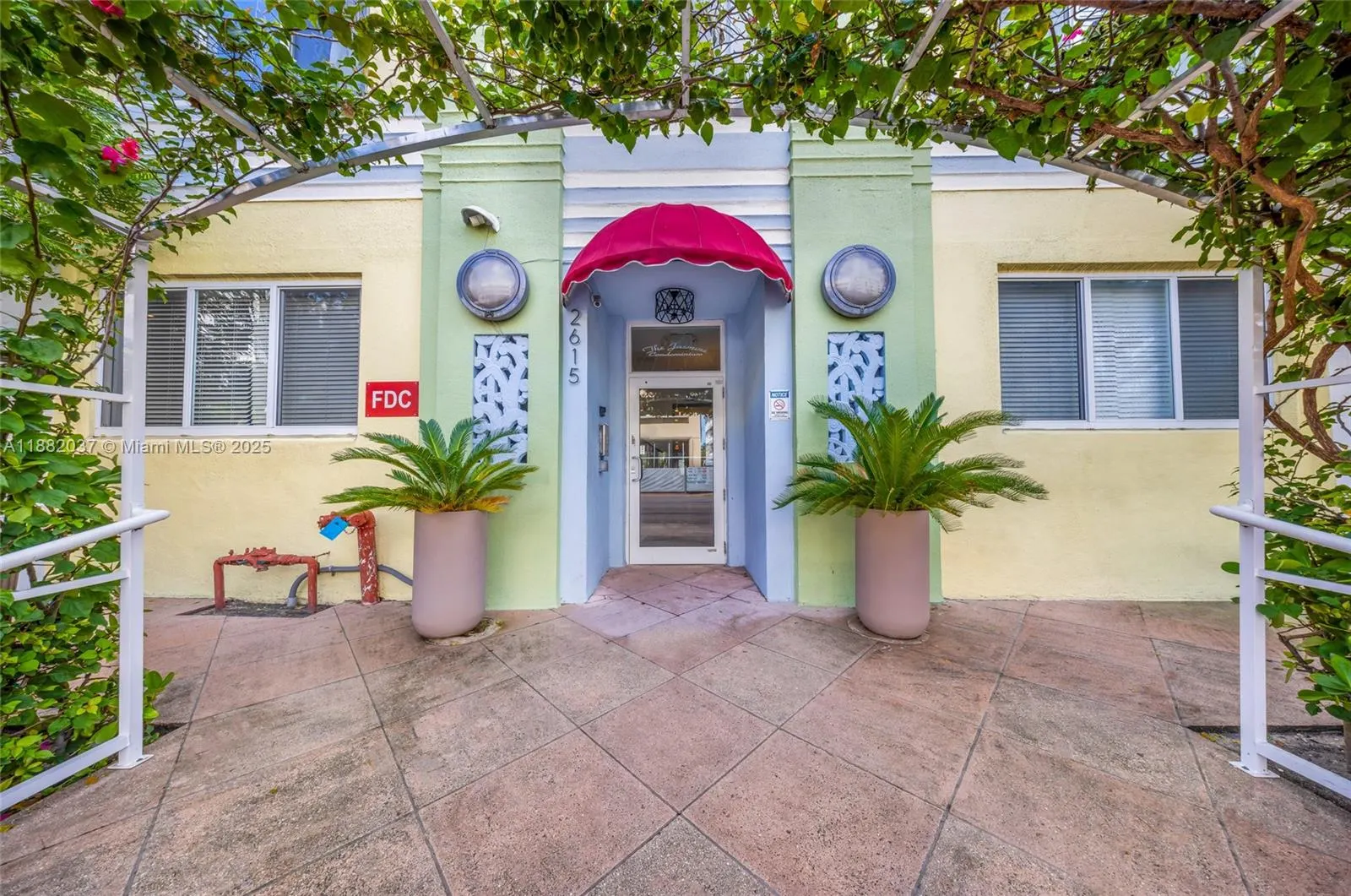 2615 Collins Ave, #21