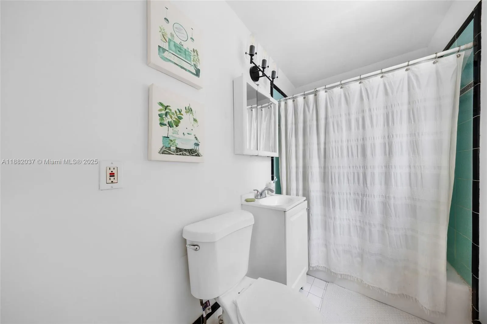 2615 Collins Ave, #21