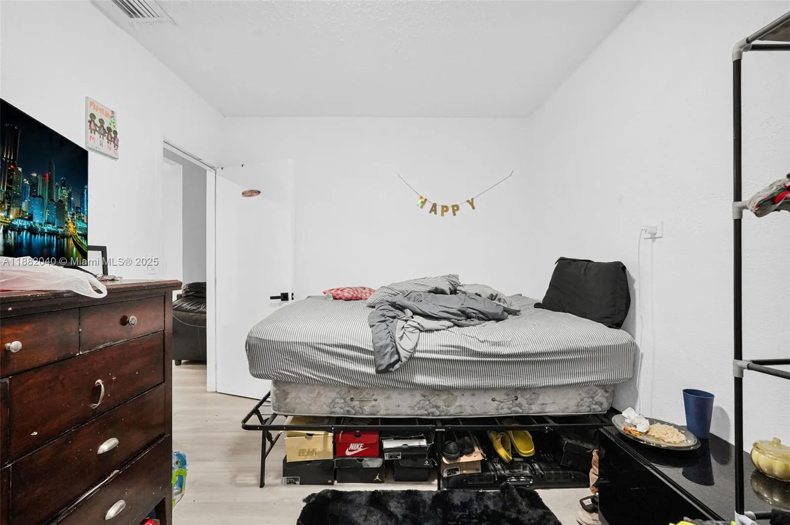 1090 NW 77th St