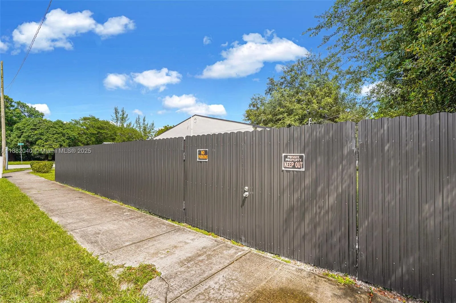 1090 NW 77th St