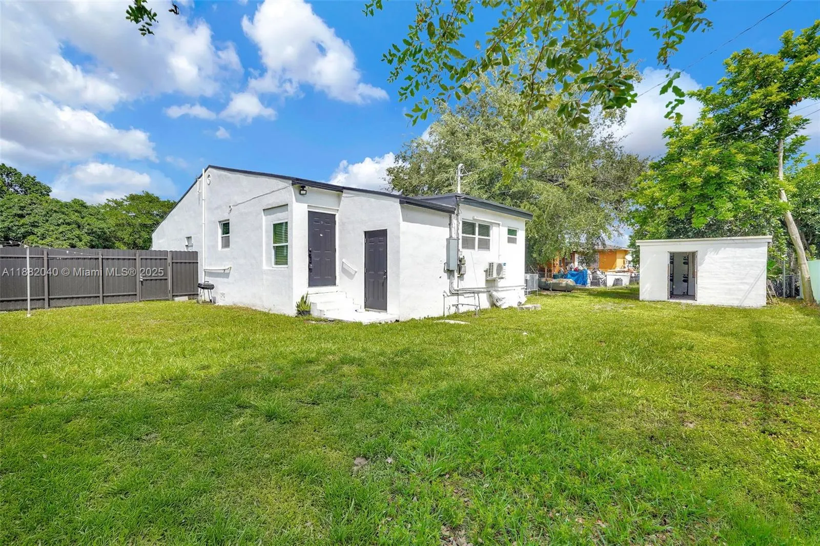 1090 NW 77th St