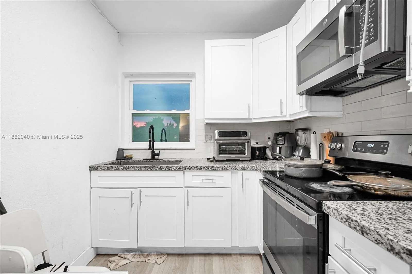 1090 NW 77th St