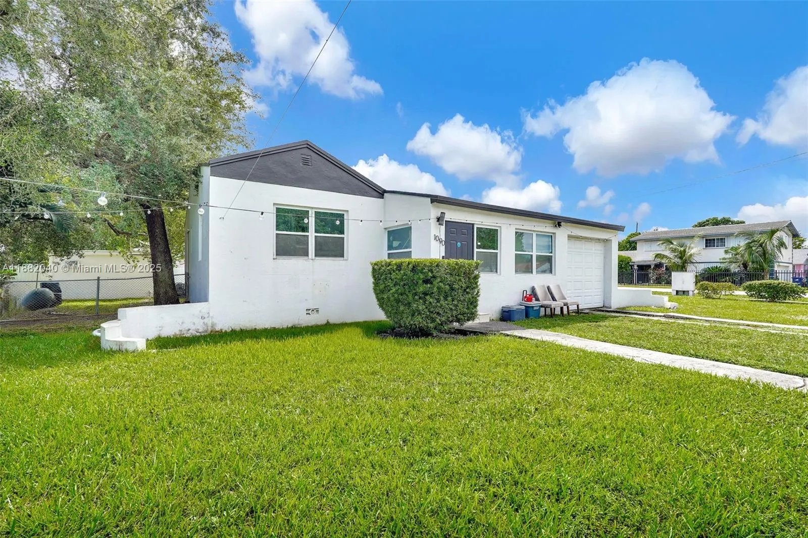 1090 NW 77th St