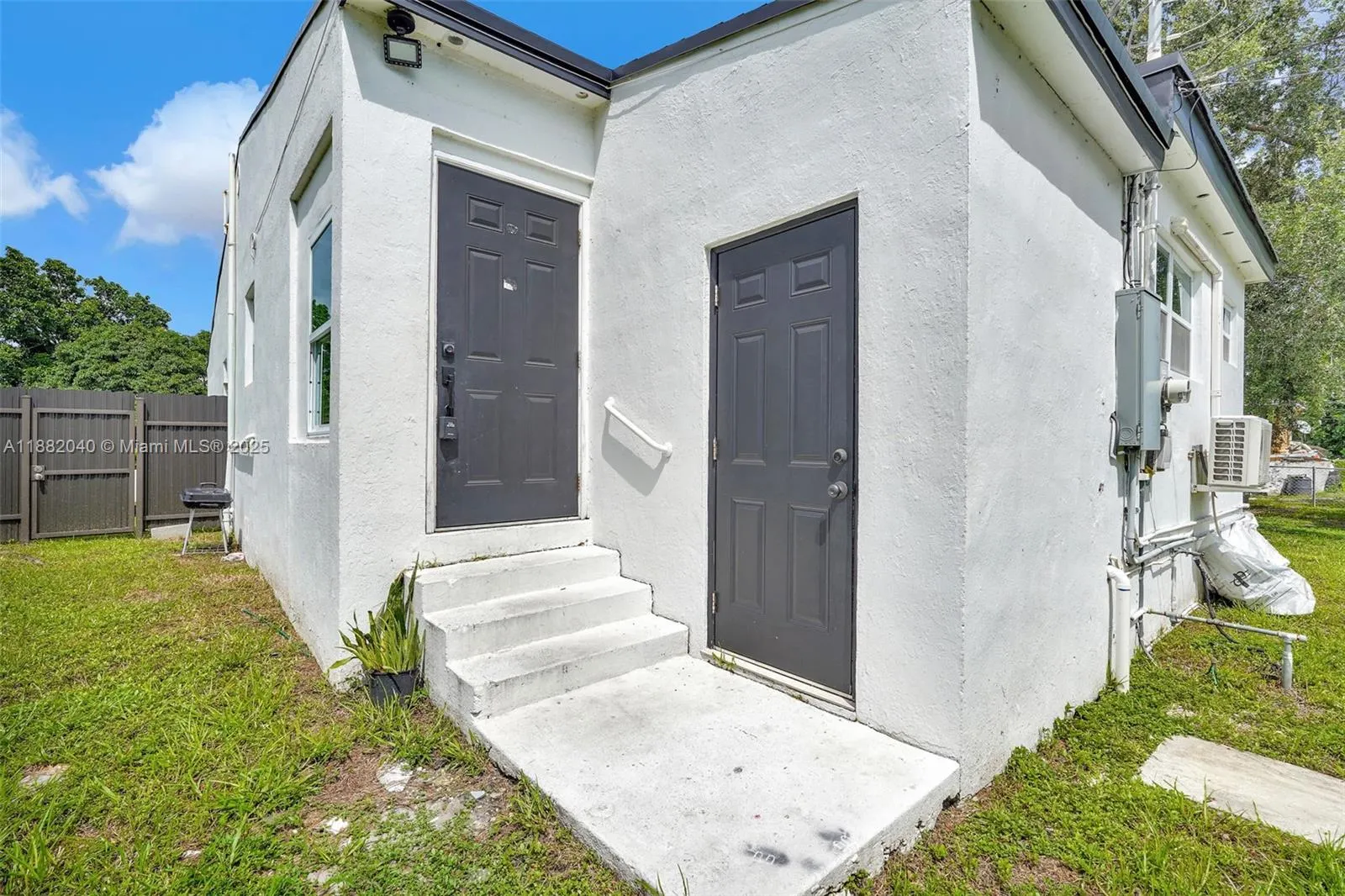 1090 NW 77th St