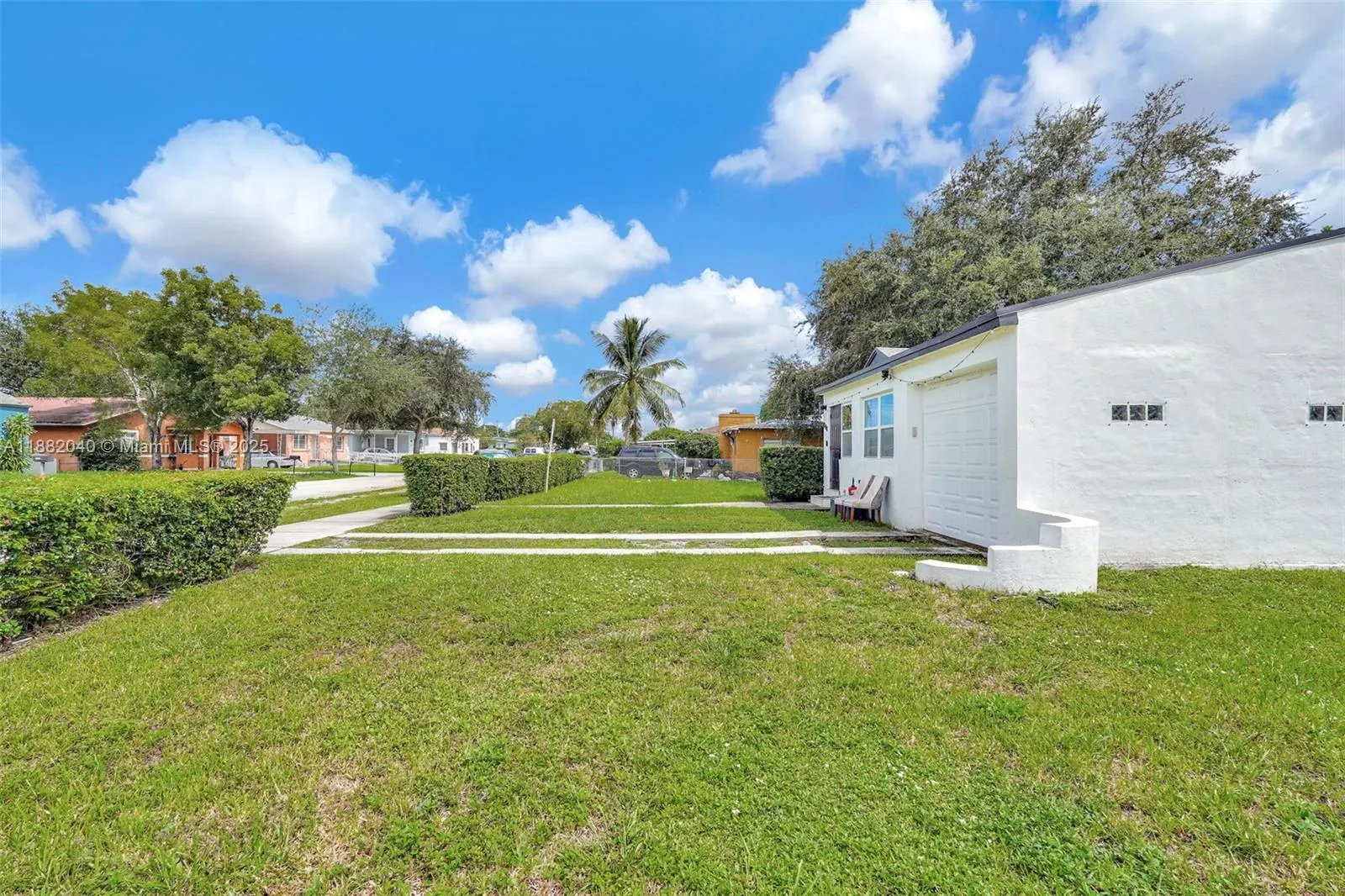 1090 NW 77th St