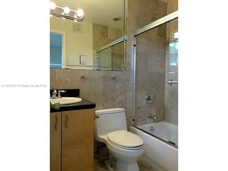 728 NE 13th Ct, #11