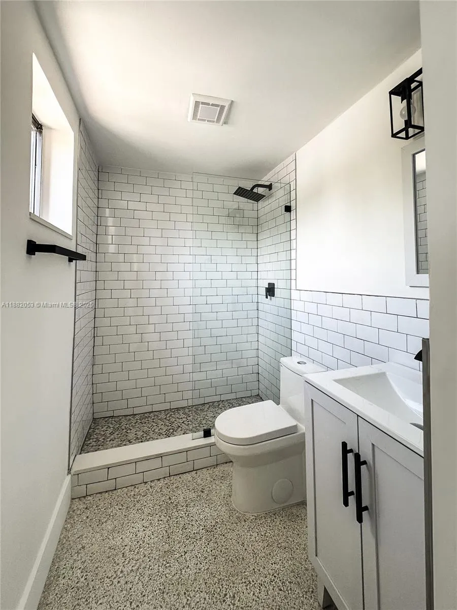 190 NW 69th St, #8