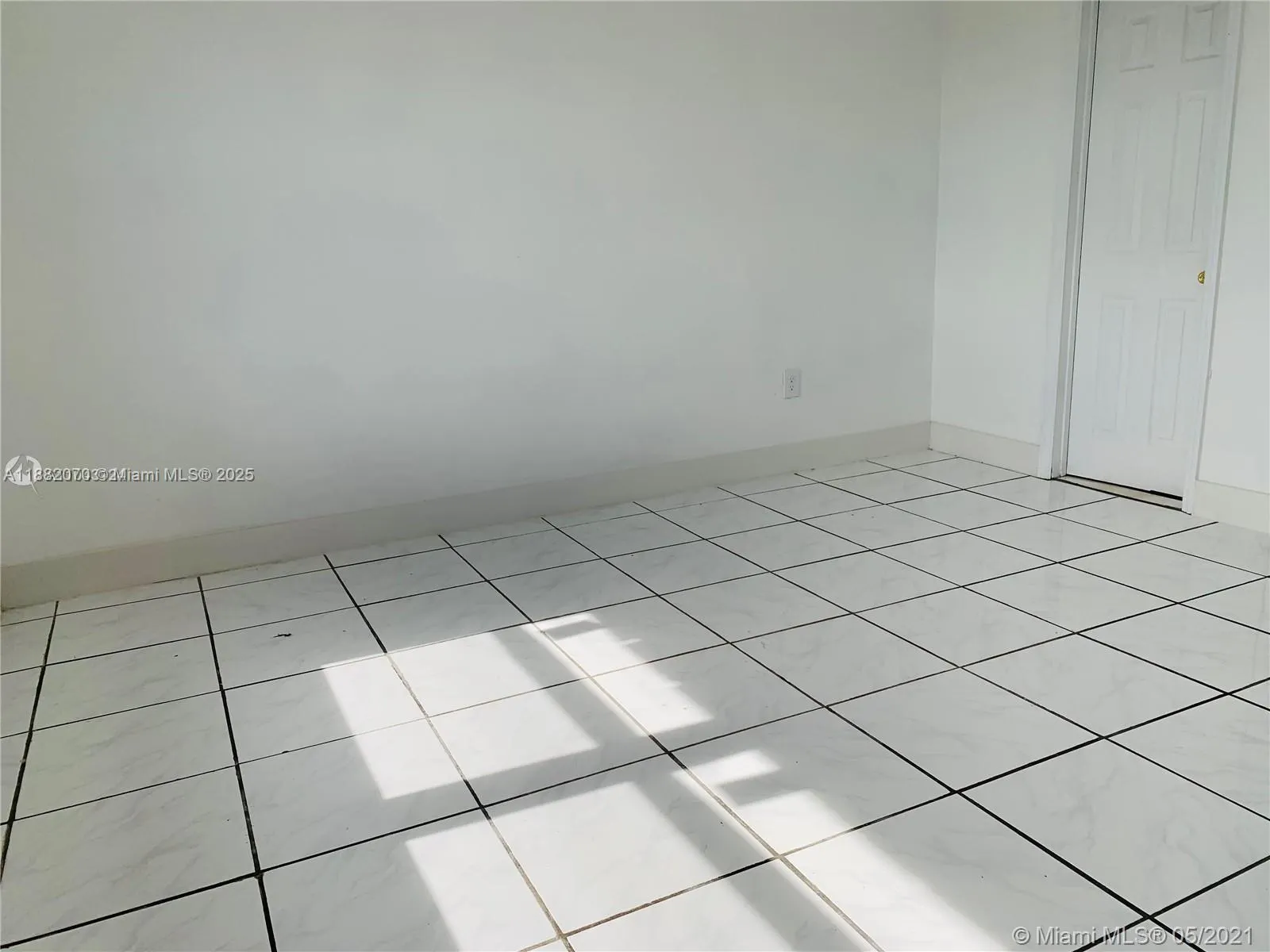1325 W 68th St, #514