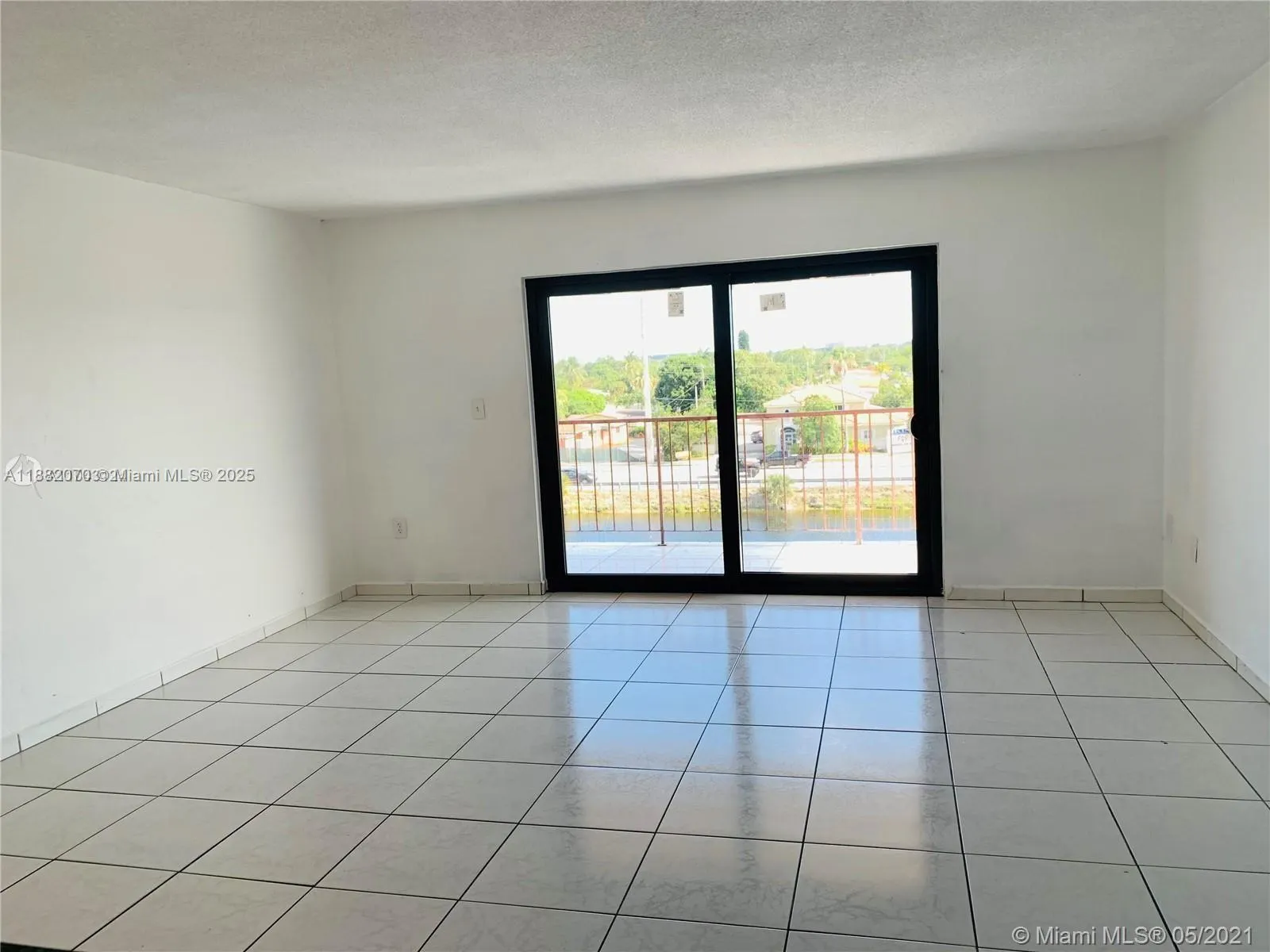 1325 W 68th St, #514