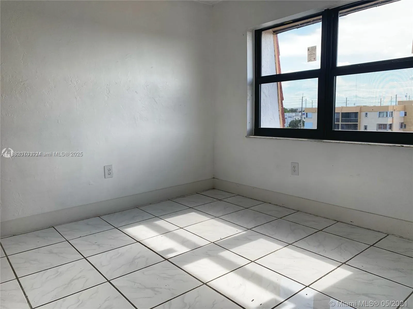 1325 W 68th St, #514