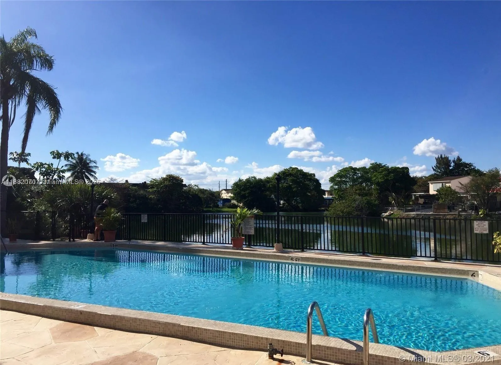 1325 W 68th St, #514