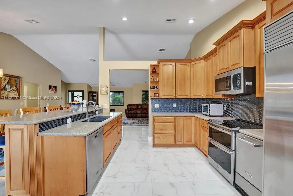 3187 Beechberry Cir
