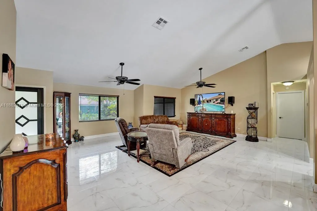 3187 Beechberry Cir