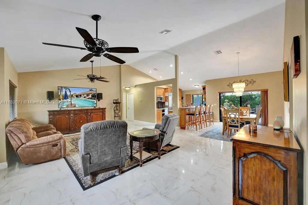 3187 Beechberry Cir