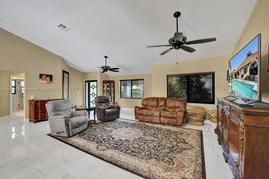 3187 Beechberry Cir