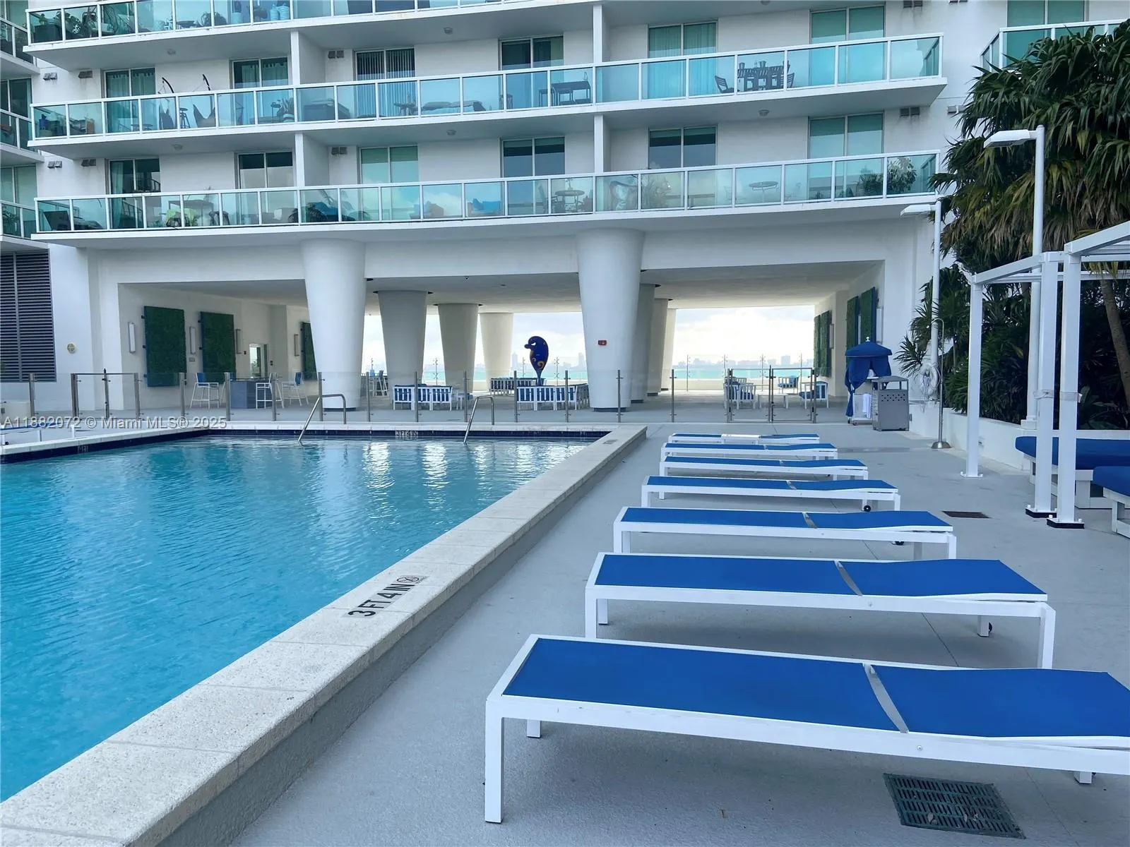 1800 N Bayshore Dr, #4102