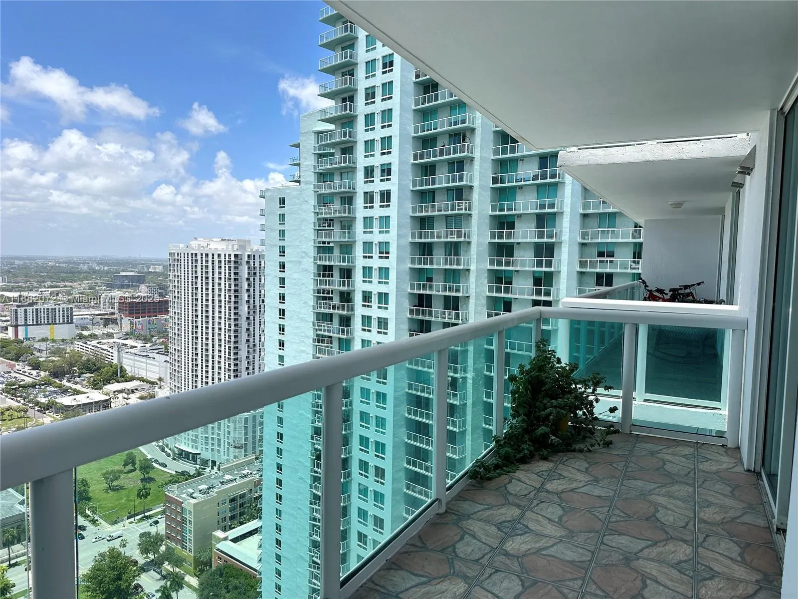 1800 N Bayshore Dr, #4102