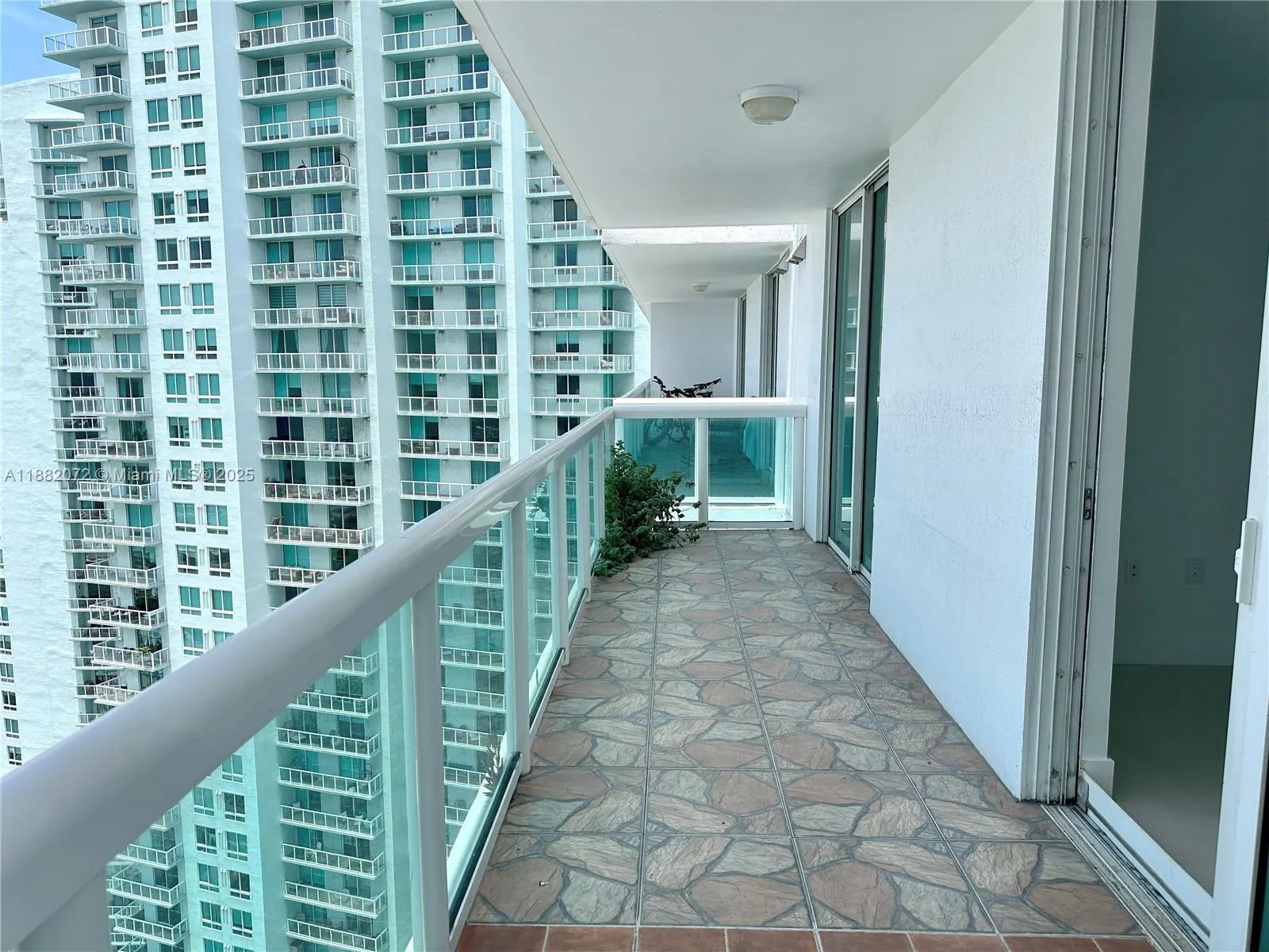 1800 N Bayshore Dr, #4102