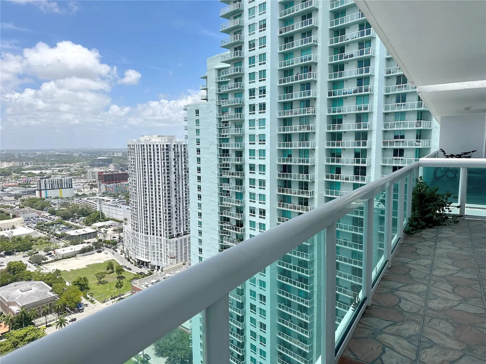 1800 N Bayshore Dr, #4102