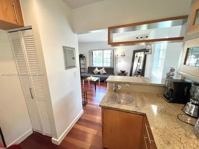 815 Euclid Ave, #11
