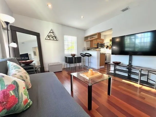 815 Euclid Ave, #11
