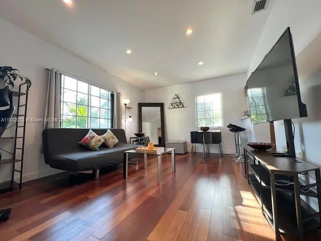 815 Euclid Ave, #11