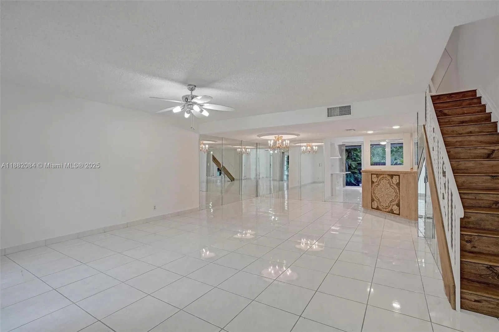 2220 NE 11th St