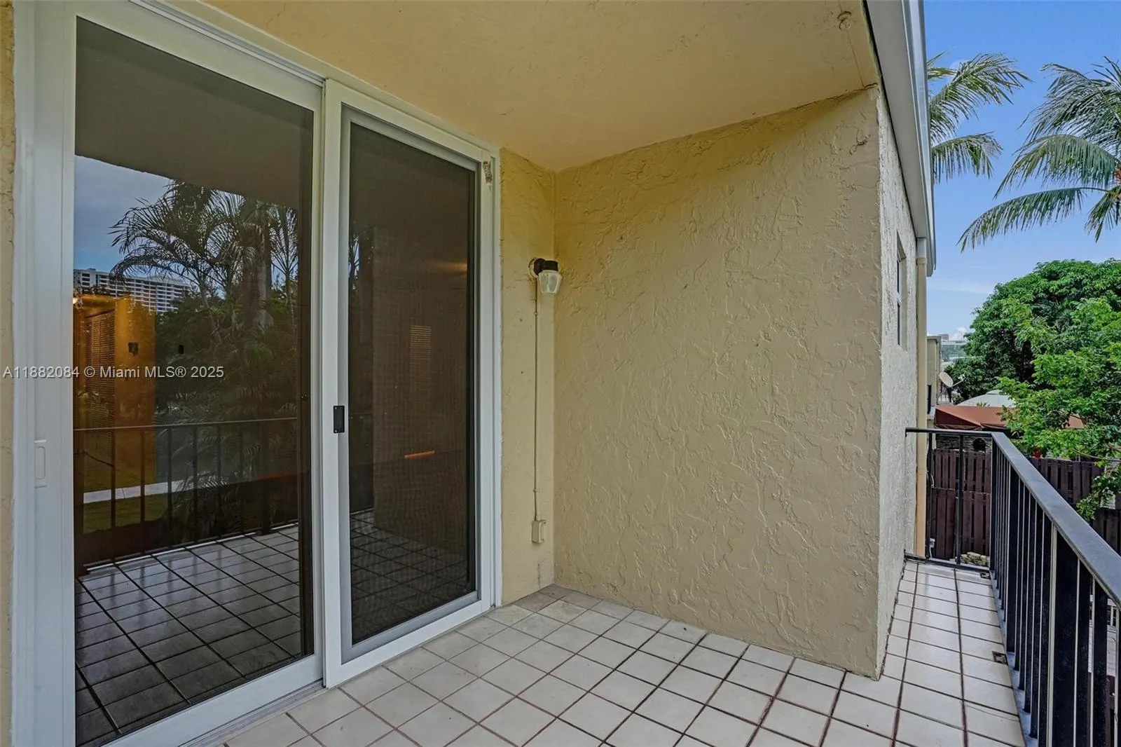 2220 NE 11th St