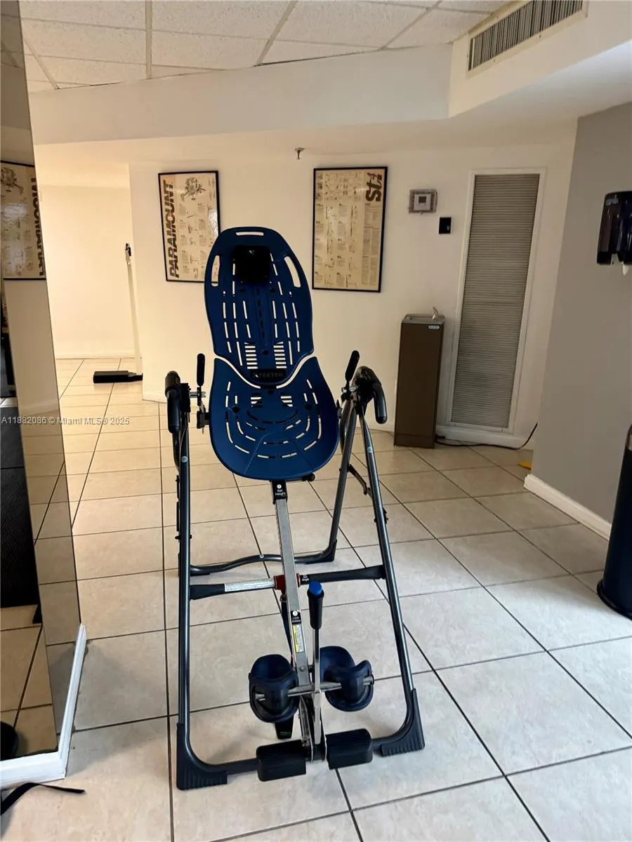 2401 Collins Ave, #611