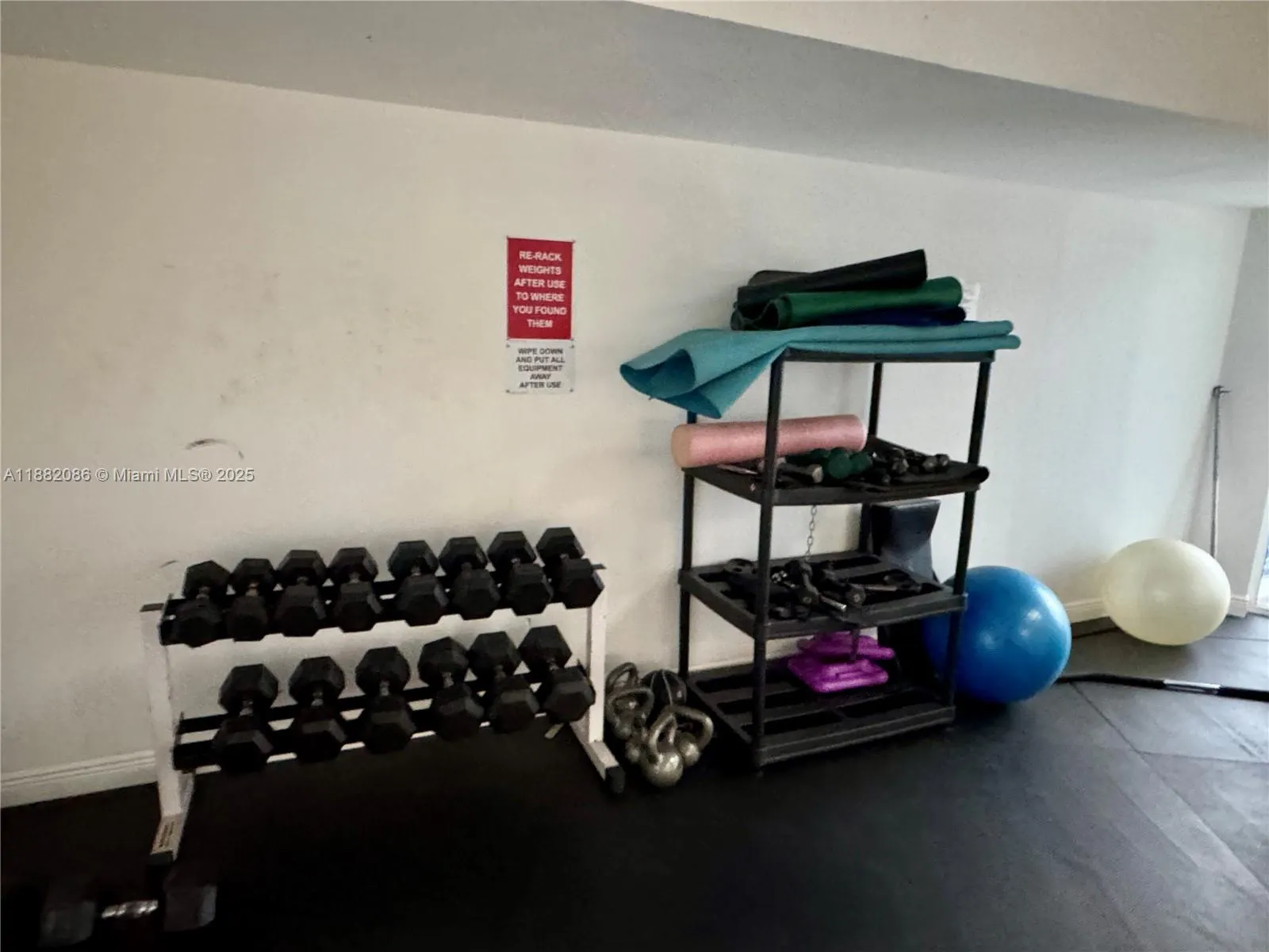 2401 Collins Ave, #611