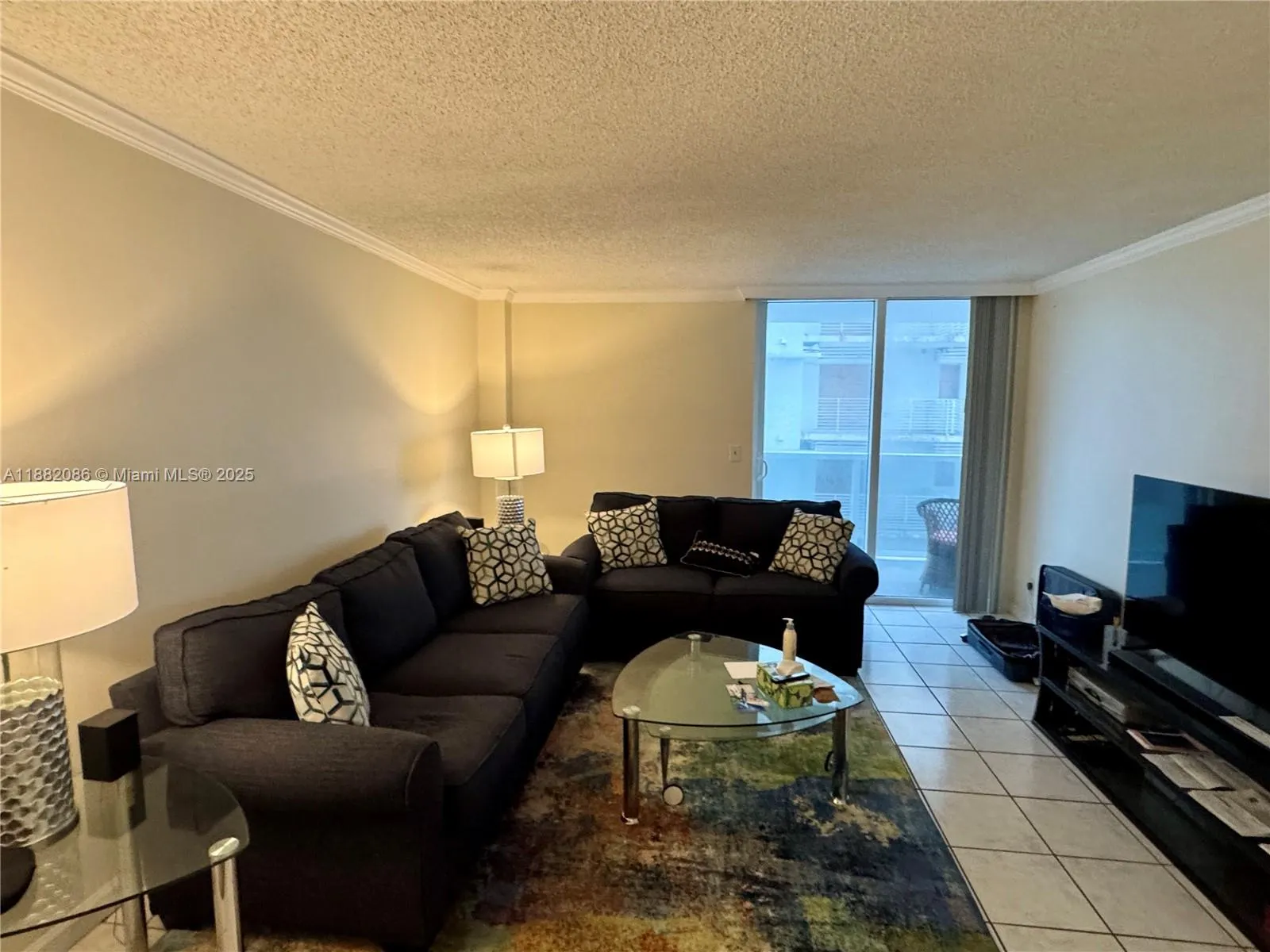 2401 Collins Ave, #611