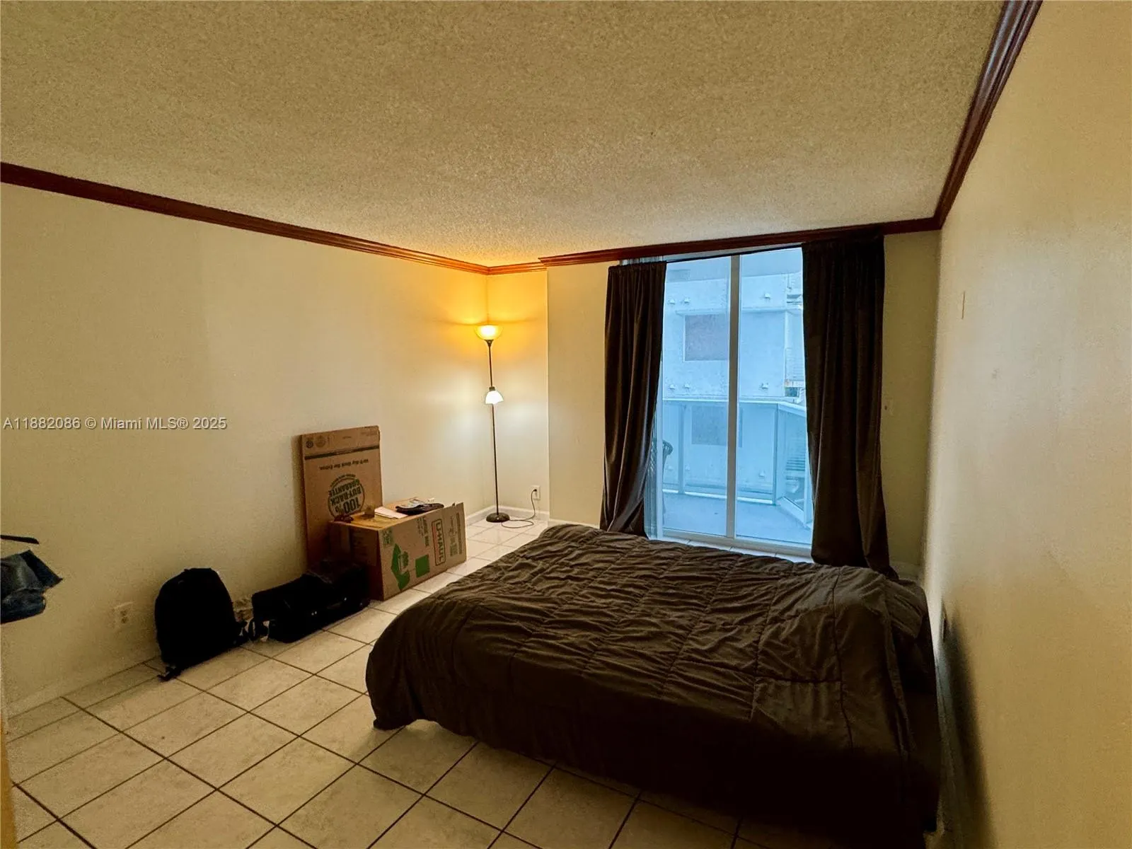 2401 Collins Ave, #611