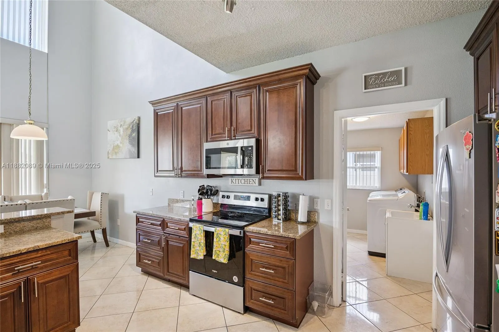 215 Abbotsbury Dr