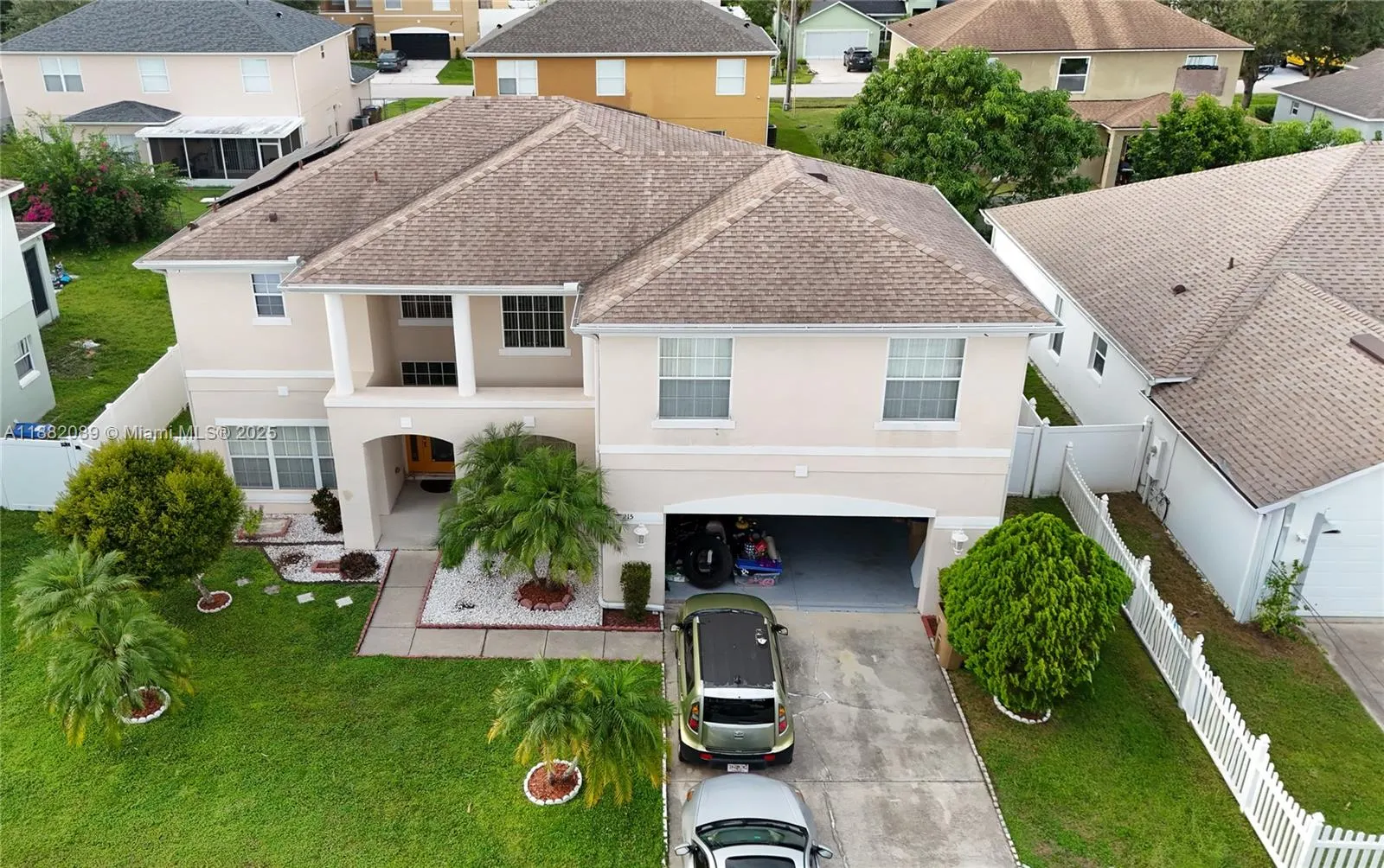 215 Abbotsbury Dr