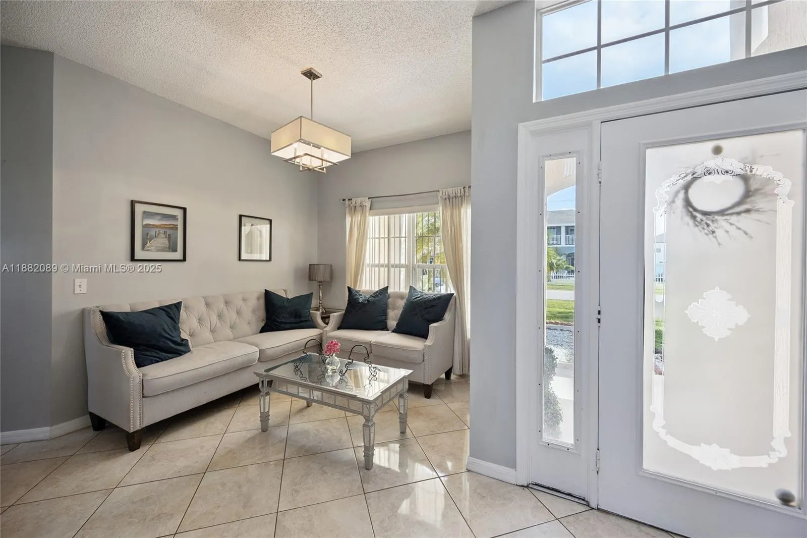 215 Abbotsbury Dr