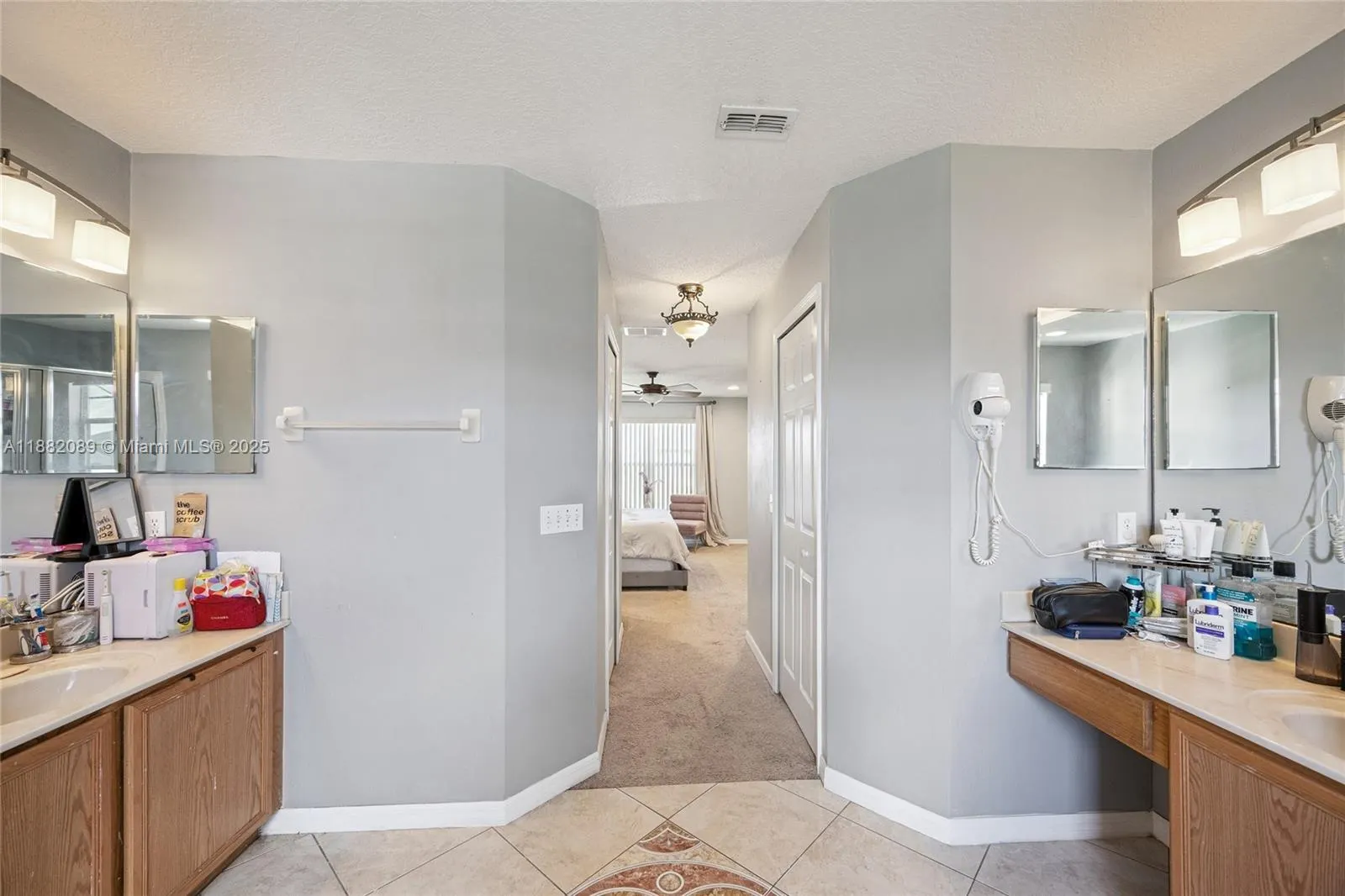 215 Abbotsbury Dr