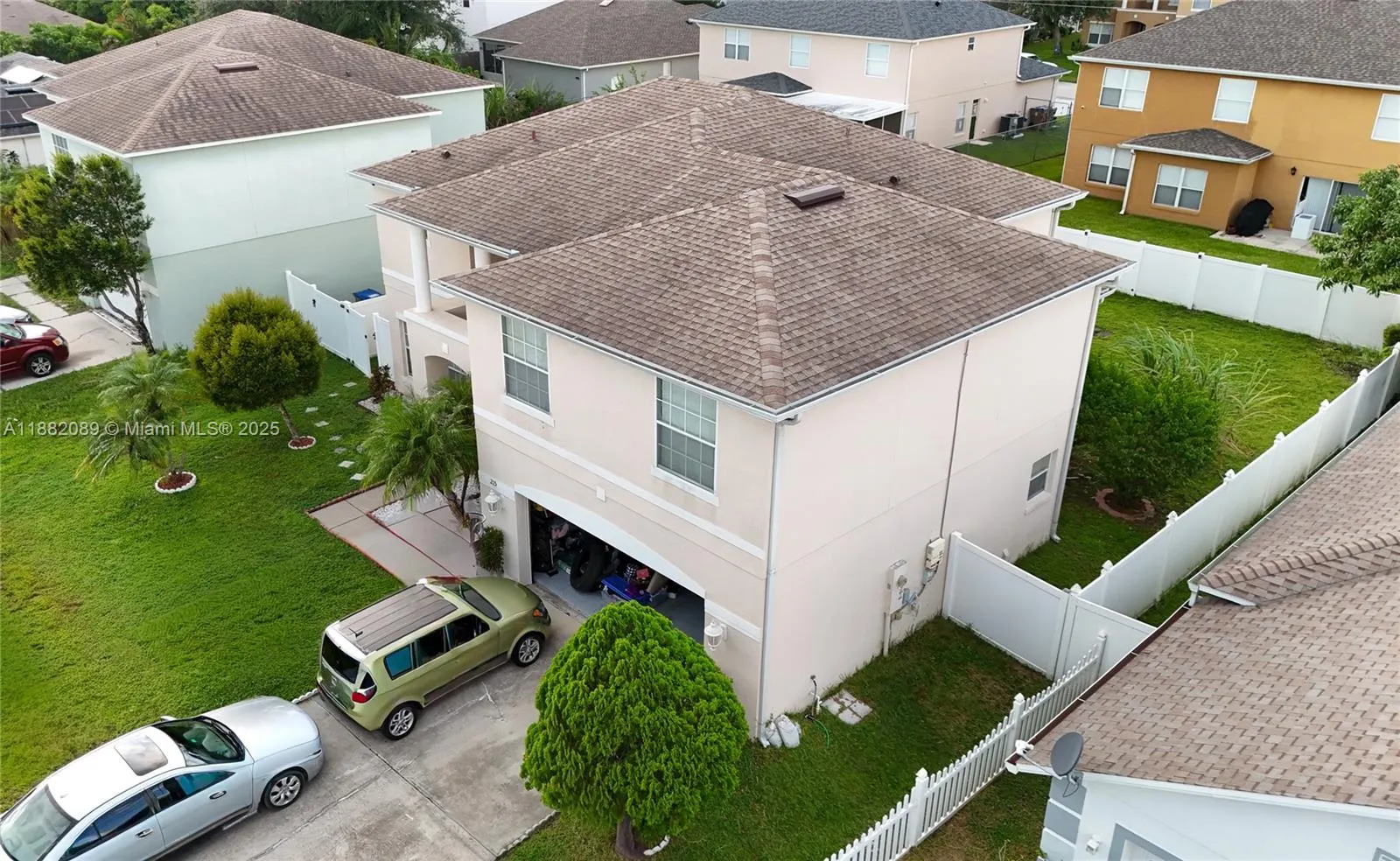 215 Abbotsbury Dr