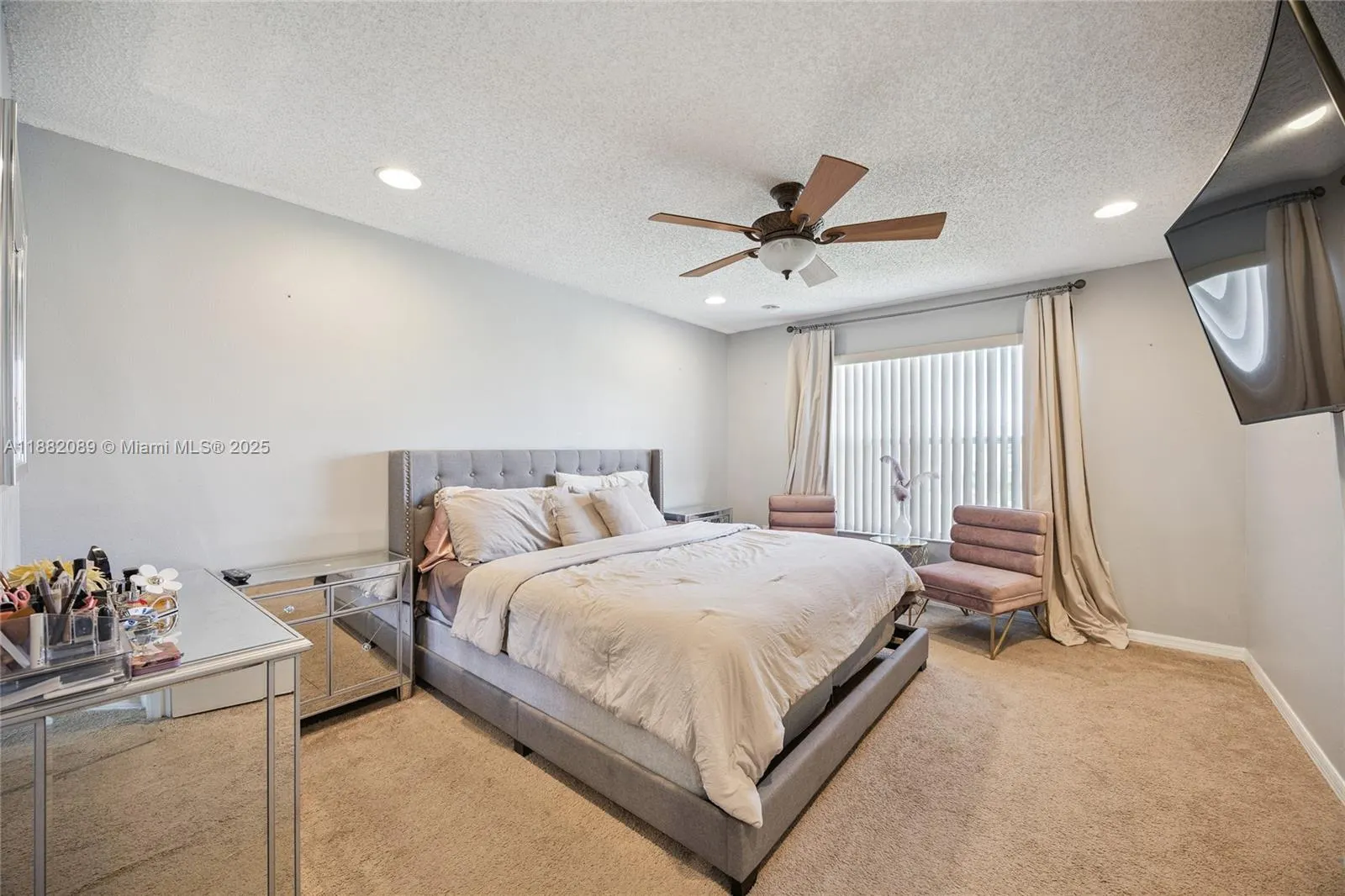215 Abbotsbury Dr