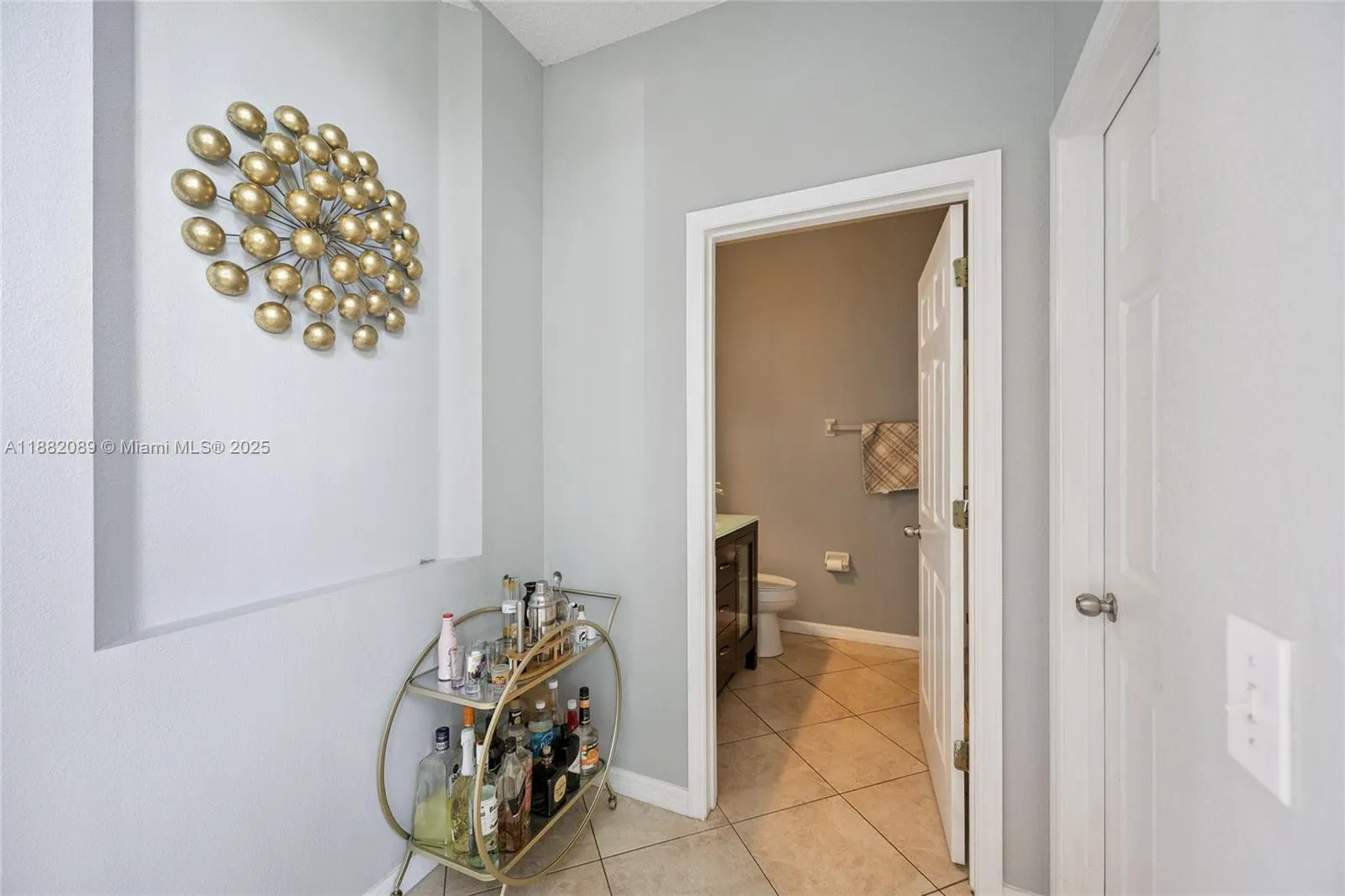 215 Abbotsbury Dr