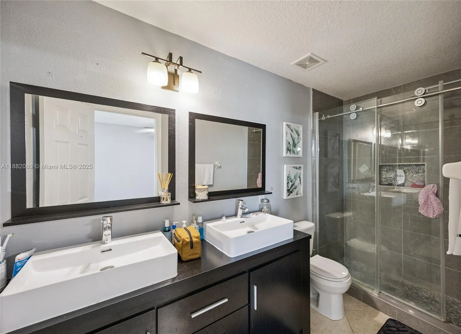 215 Abbotsbury Dr