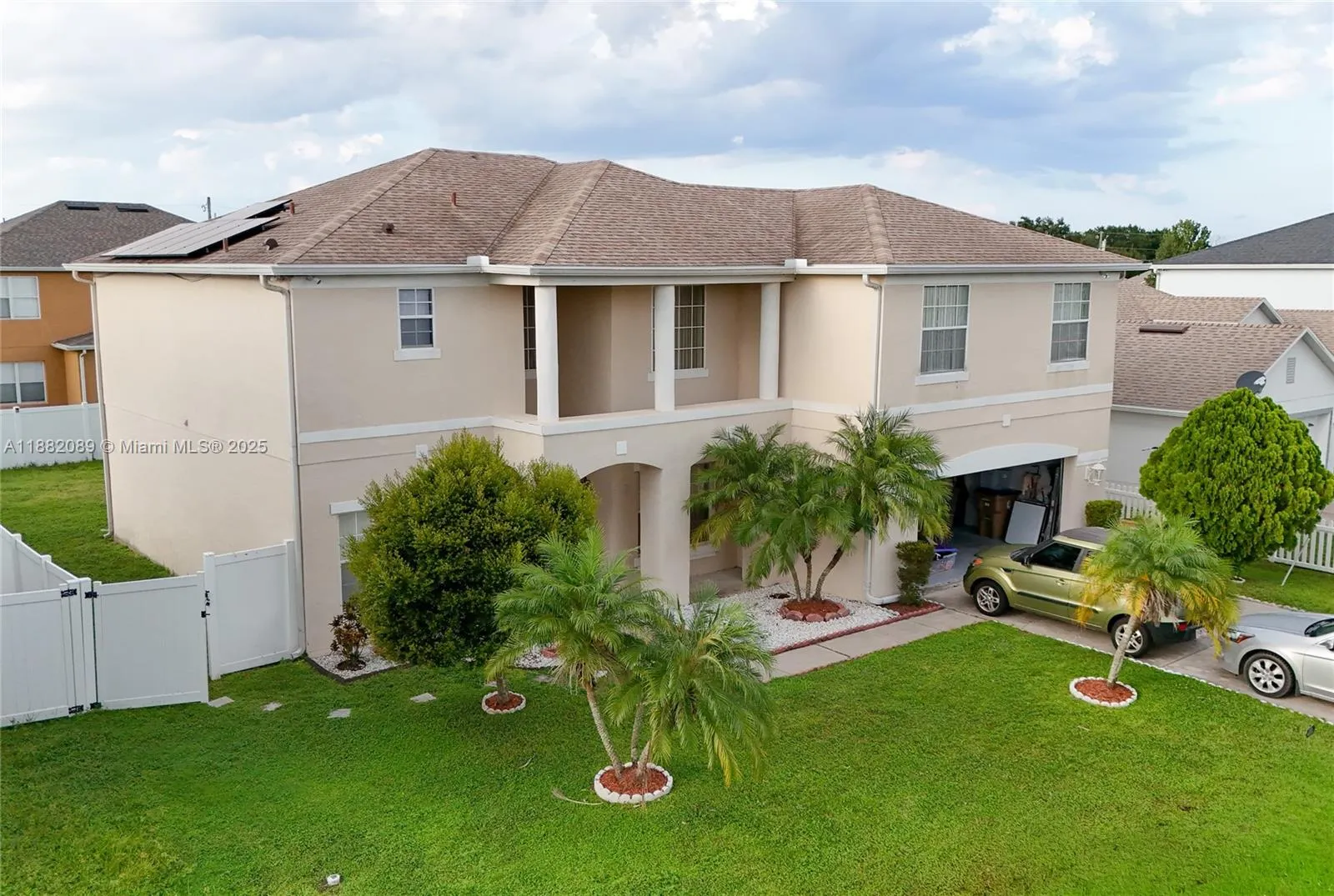 215 Abbotsbury Dr