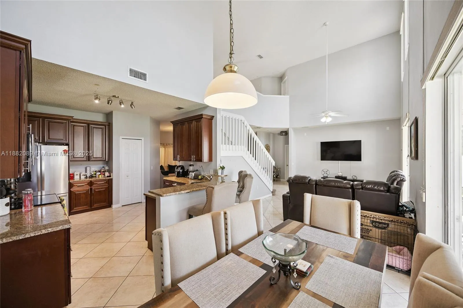 215 Abbotsbury Dr