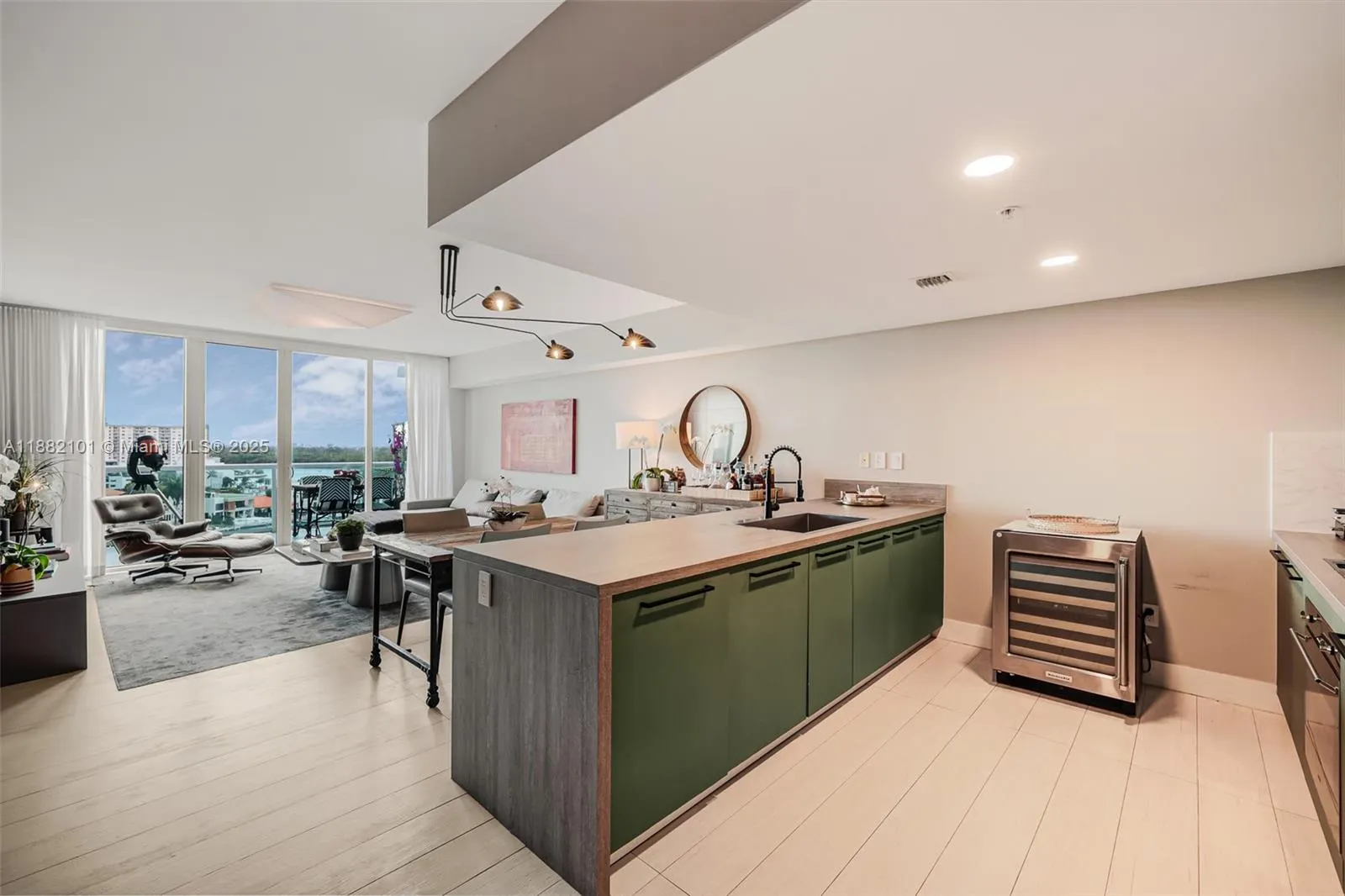 400 Sunny Isles Blvd, #920