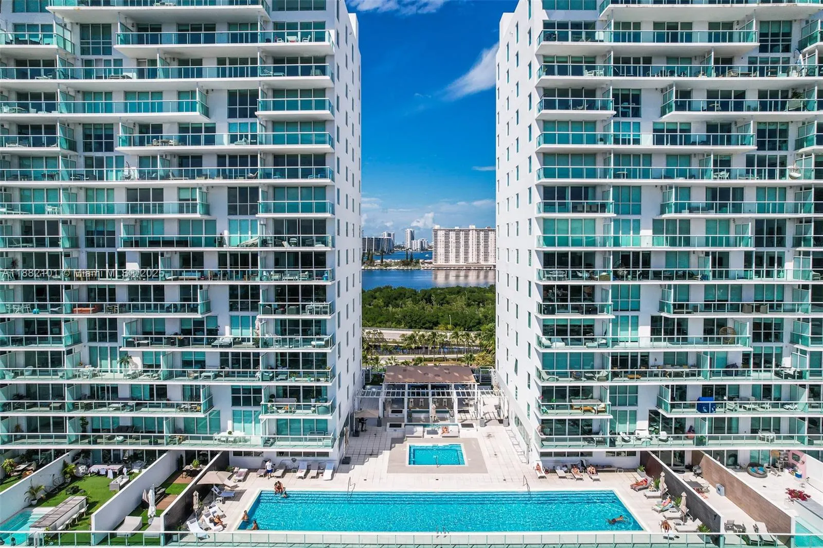 400 Sunny Isles Blvd, #920